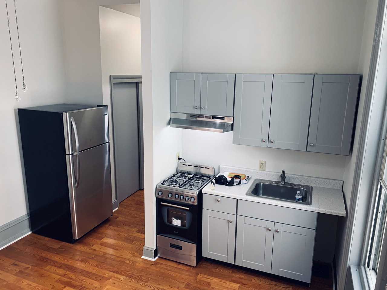 157 N 21st St #2R - Photo 6 of 9