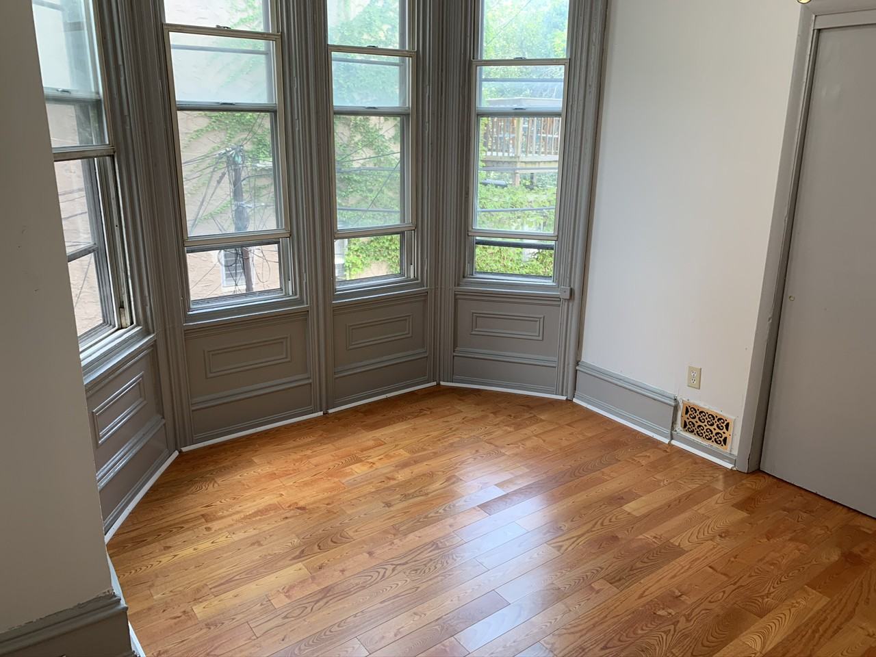 157 N 21st St #2R - Photo 2 of 9