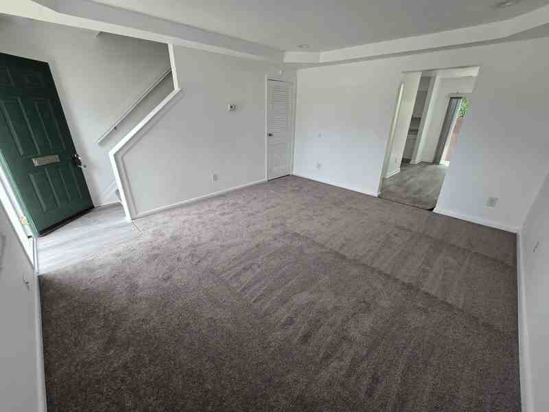 2626 Wayside Dr - Photo 5 of 15