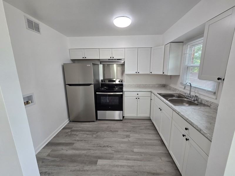2626 Wayside Dr - Photo 7 of 15