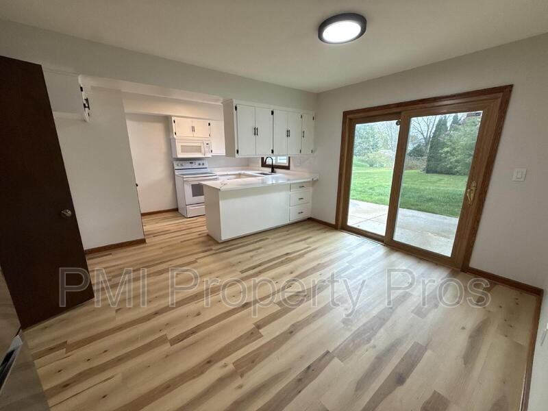 8150 S 88th St - Photo 2 of 38