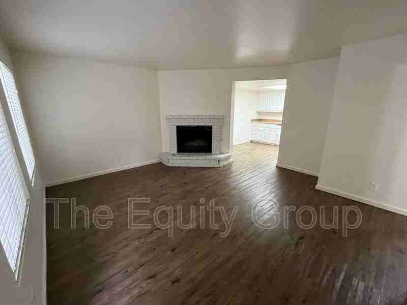 3936 W Meadow Ave - Photo 2 of 18