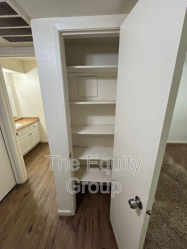 3936 W Meadow Ave - Photo 7 of 18