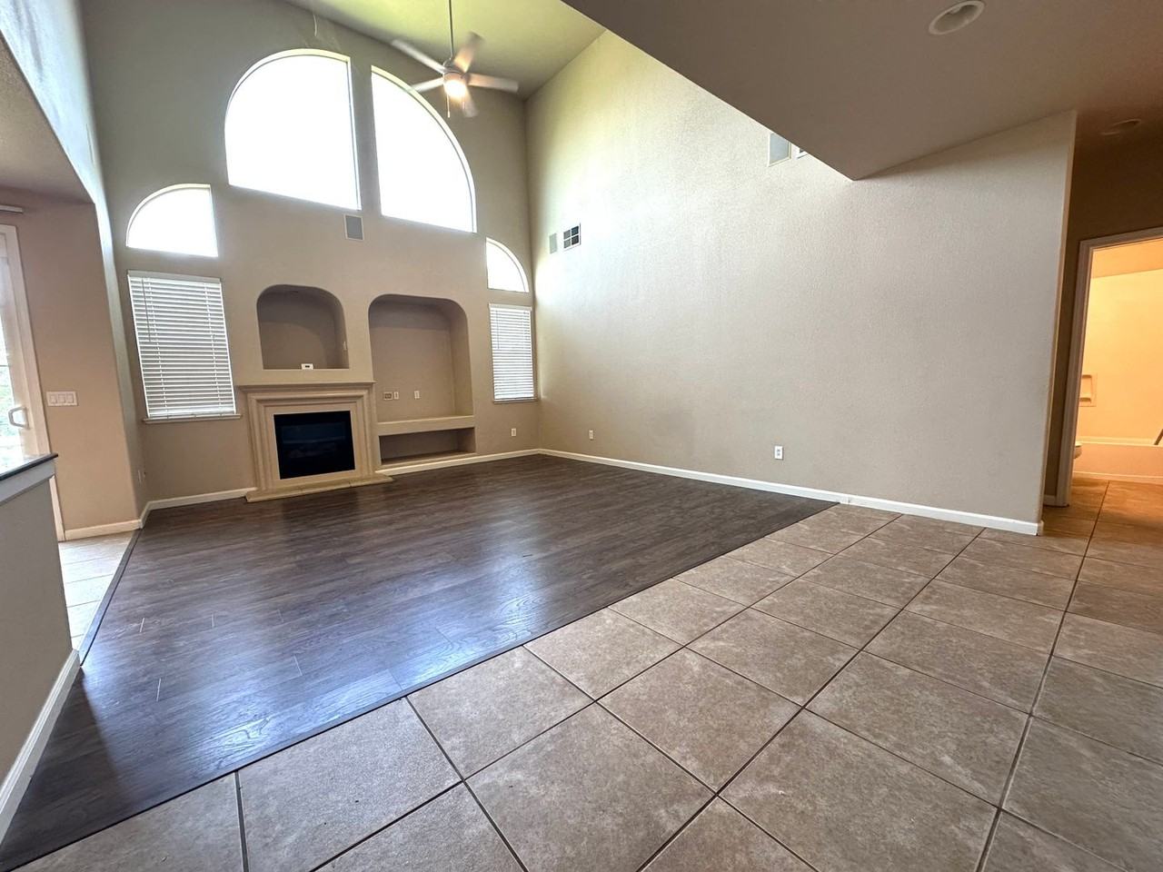 1417 Oasis Ln - Photo 7 of 31
