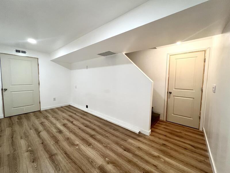 8593 W Meadow Bank Way - Photo 5 of 15