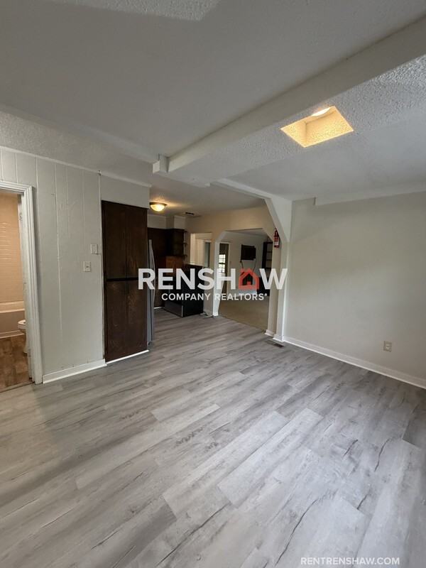 450 Bedwell St - Photo 3 of 37