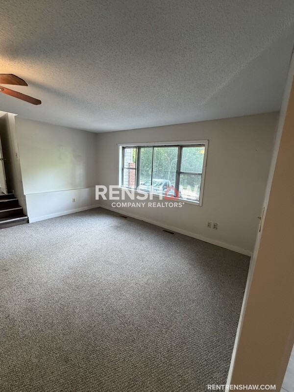 450 Bedwell St - Photo 7 of 37