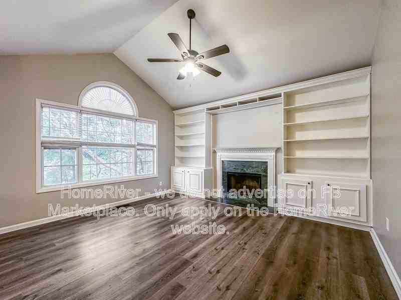 3495 Laurel Springs Cv - Photo 2 of 24