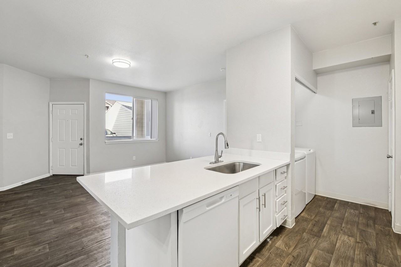 Creekstone Apartments - Photo 3 of 12