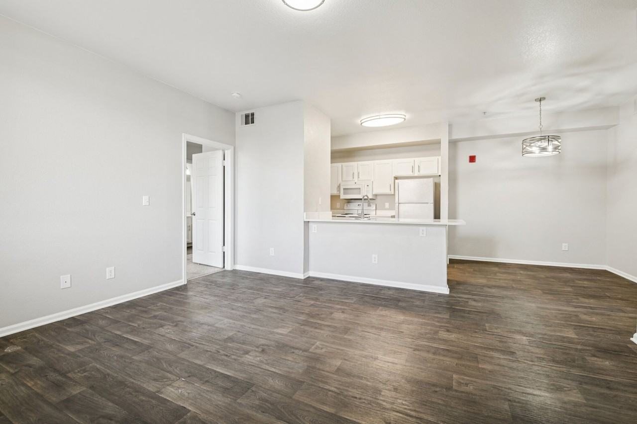 Creekstone Apartments - Photo 5 of 12