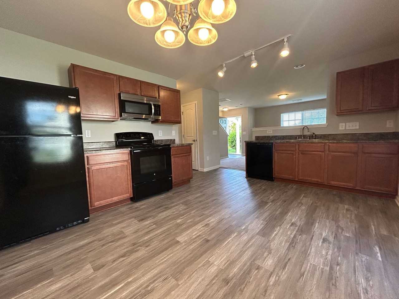 1895 Park Meadow Cir - Photo 3 of 13