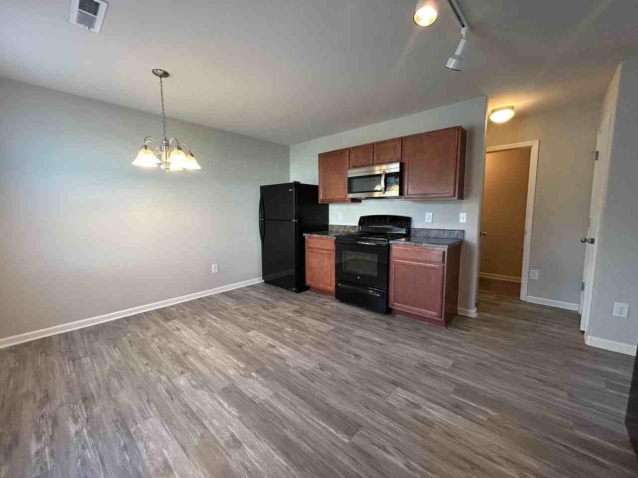 1895 Park Meadow Cir - Photo 4 of 13