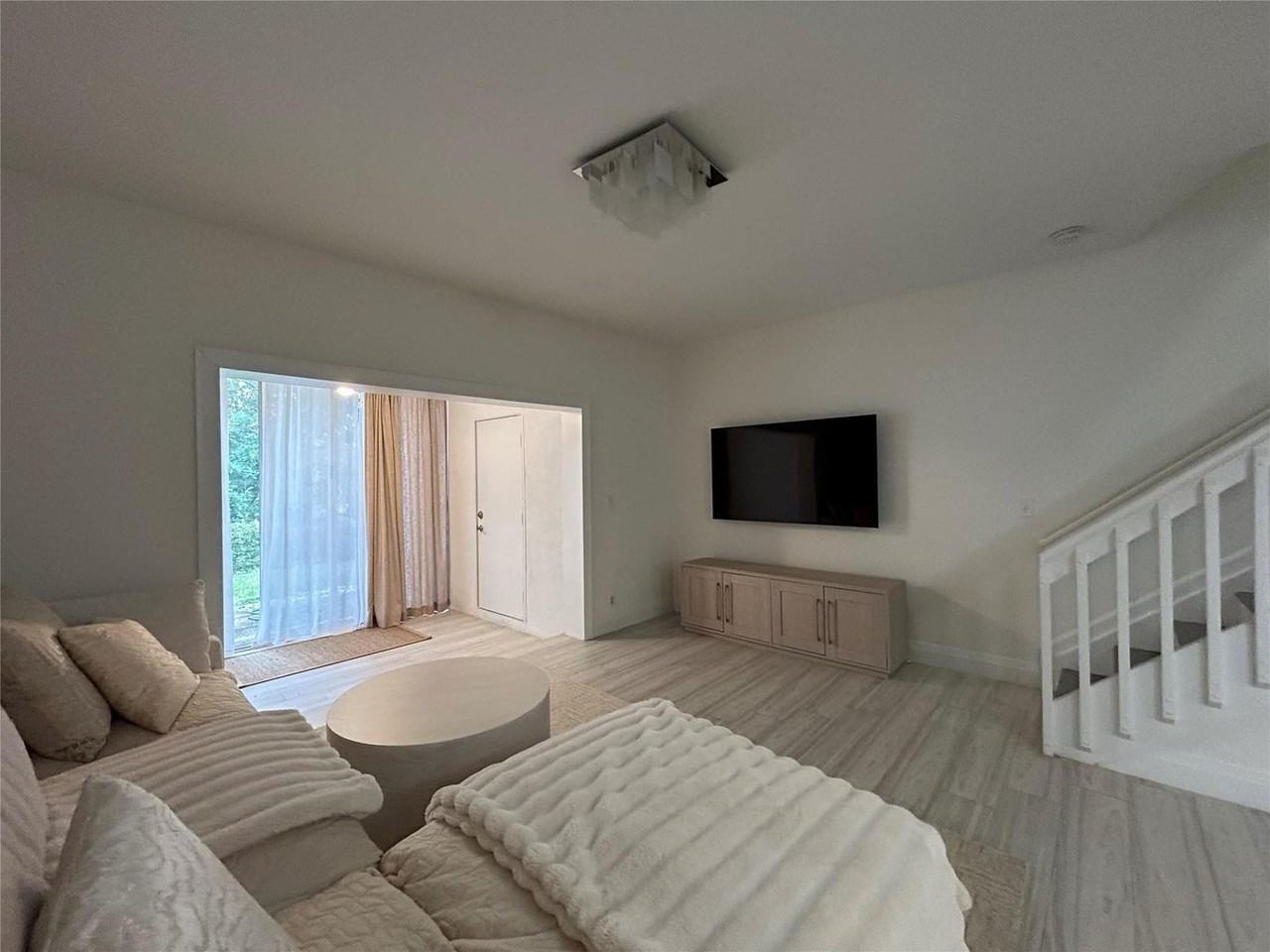 1043 Kokomo Key Lane - Photo 3 of 19