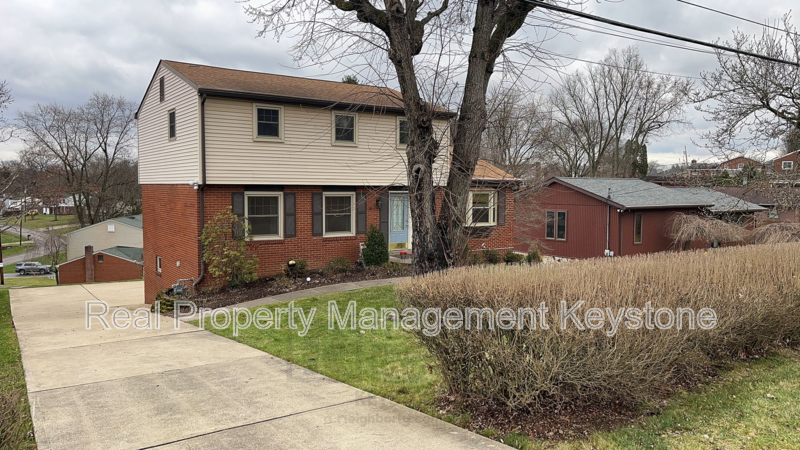 1669 Charlton Heights Rd - Photo 2 of 32