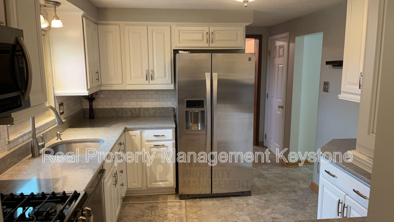 1669 Charlton Heights Rd - Photo 3 of 32