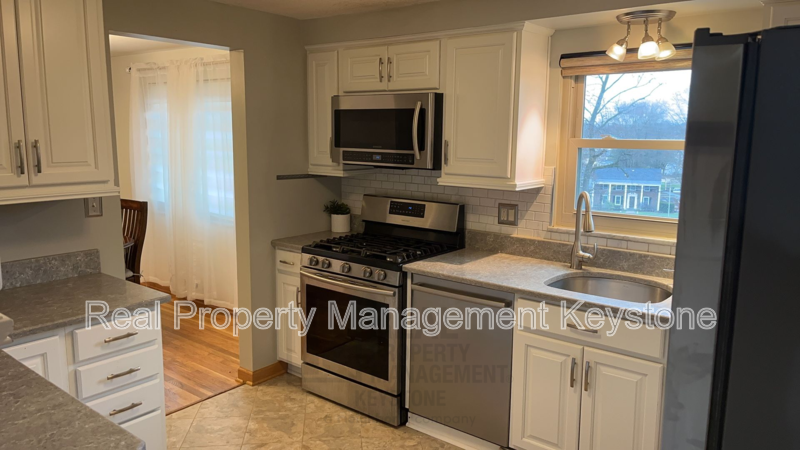1669 Charlton Heights Rd - Photo 4 of 32
