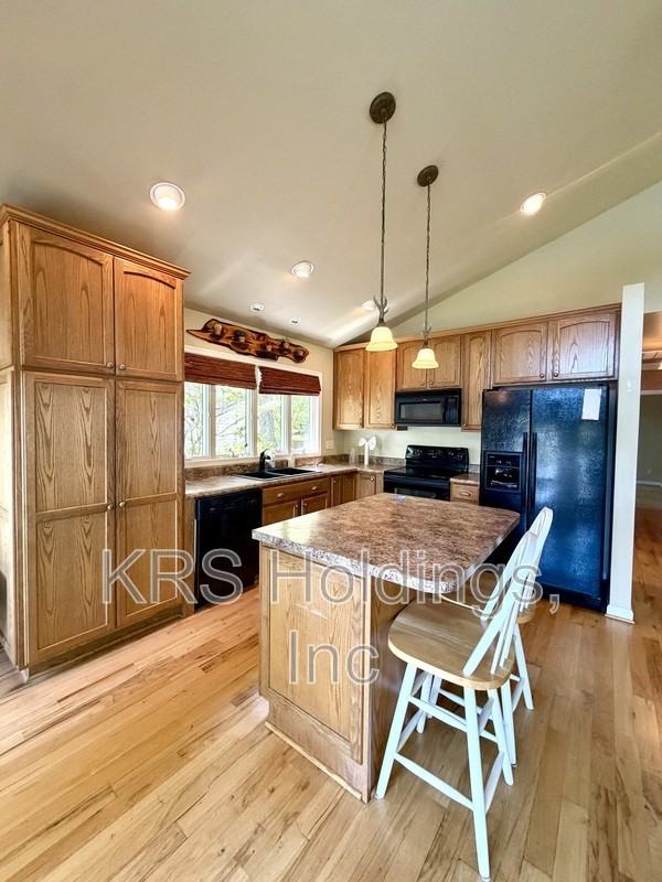 477 Westwood Rd - Photo 4 of 14