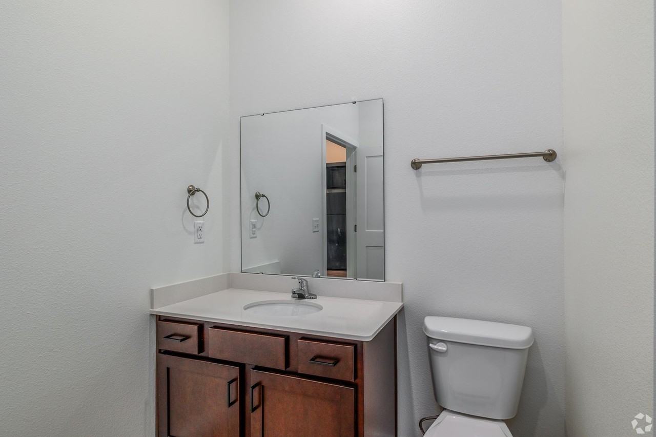 Spirit Of St Louis Apartments - Photo 2 of 5