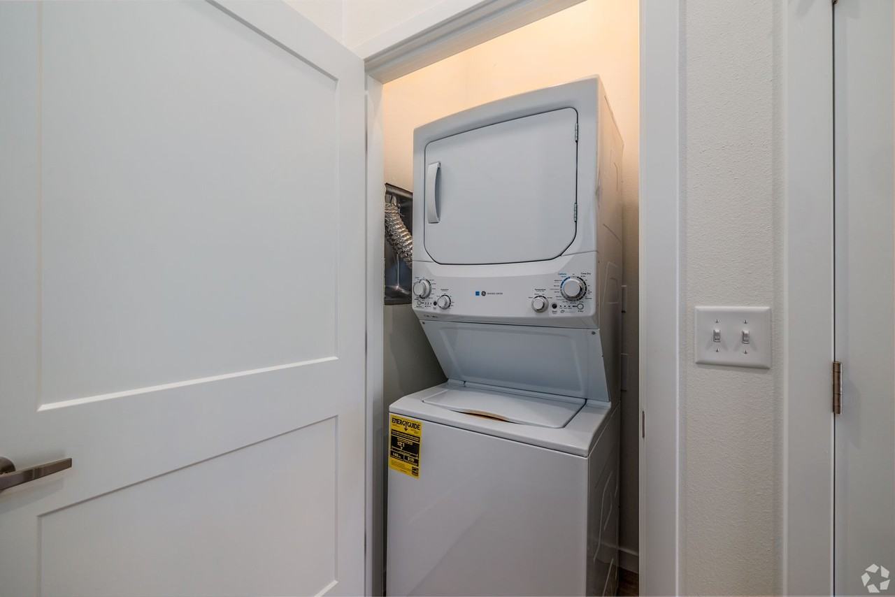 Spirit Of St Louis Apartments - Photo 4 of 5
