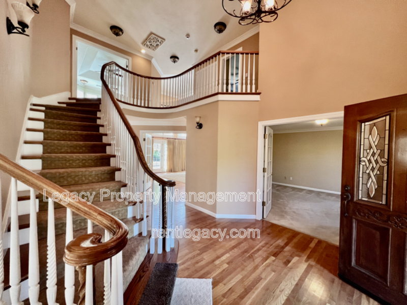 2552 Cotswold Hill Dr - Photo 3 of 25