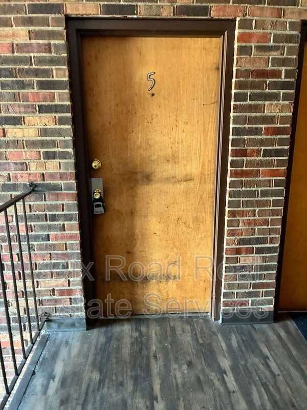 735 Trumbull St #5 - Photo 3 of 14
