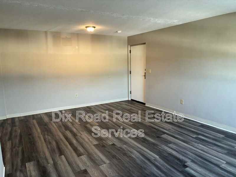 735 Trumbull St #5 - Photo 6 of 14