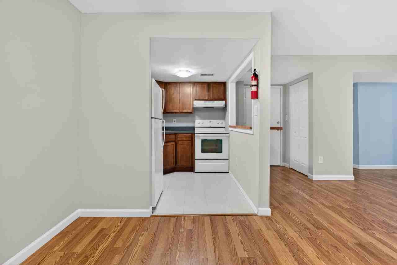 429 Kenyon St Nw #T2 - Photo 6 of 30