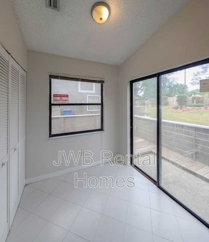 8412 Long Meadow Cir N - Photo 6 of 19