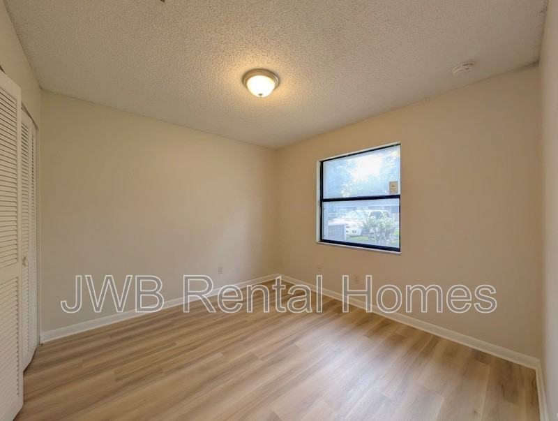 8412 Long Meadow Cir N - Photo 7 of 19