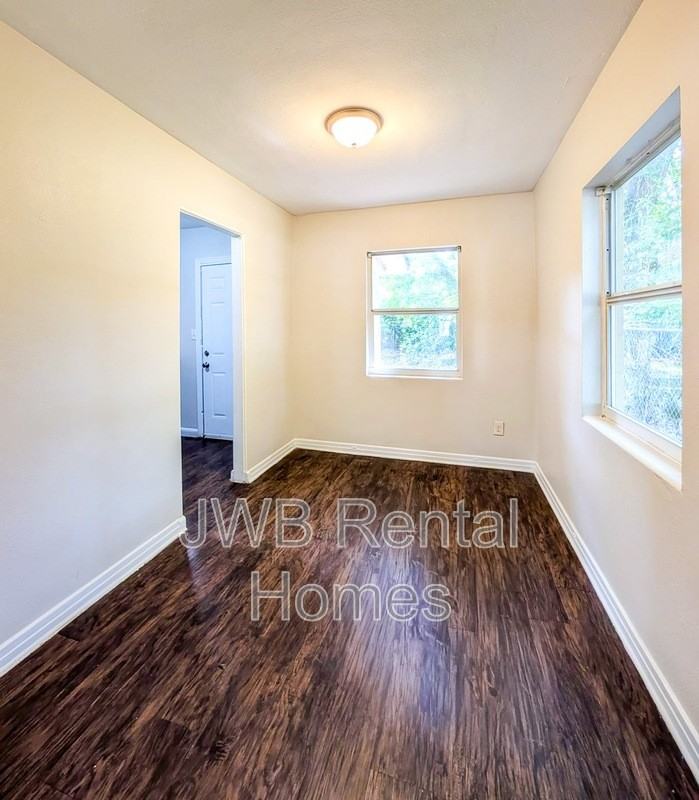 2817 Mars Ave - Photo 4 of 16