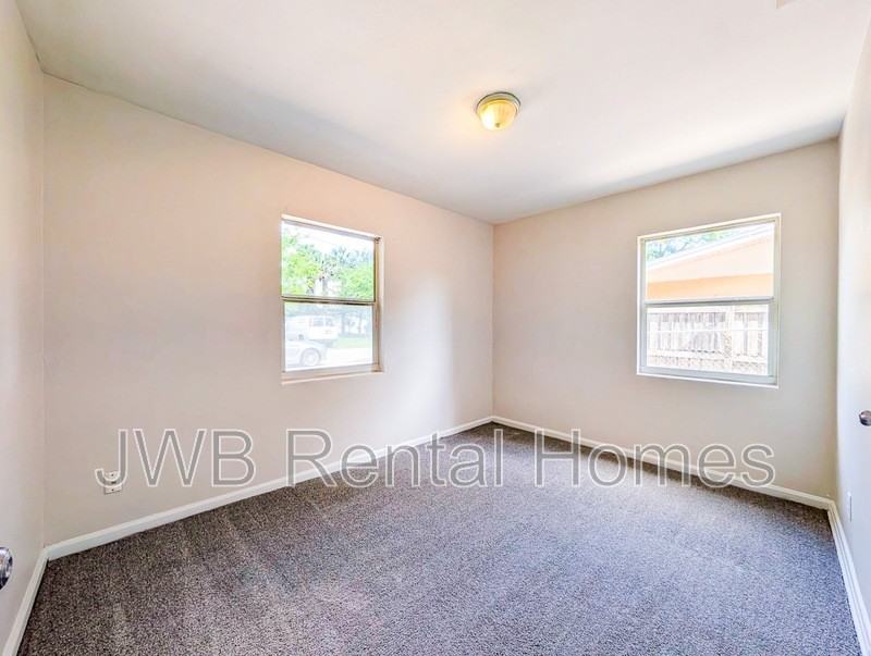 2817 Mars Ave - Photo 7 of 16