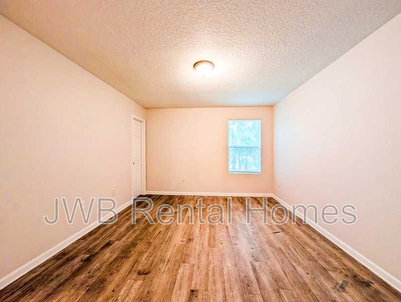 7840 Playschool Ln - Photo 6 of 18
