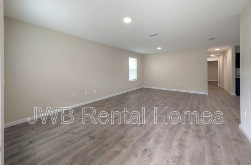 3659 Dignan St - Photo 4 of 17