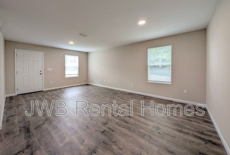 3659 Dignan St - Photo 5 of 17