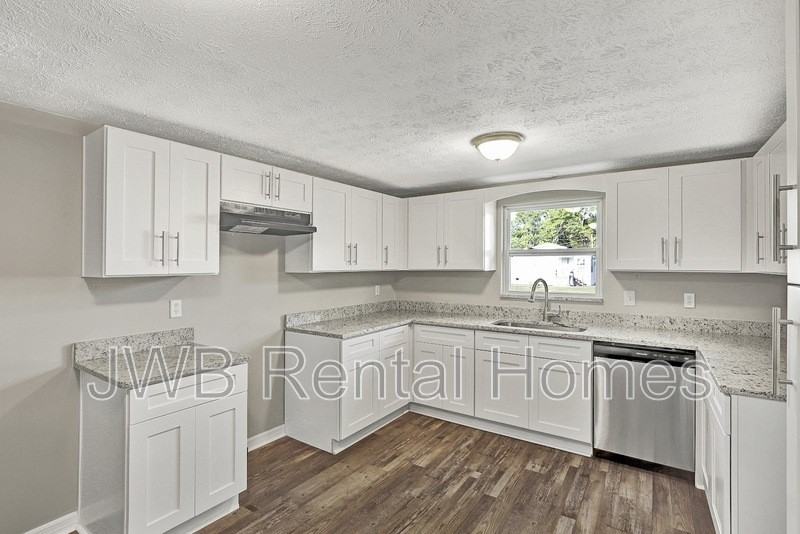 275 Claremore Ave - Photo 4 of 22