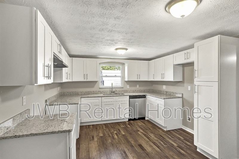 275 Claremore Ave - Photo 5 of 22