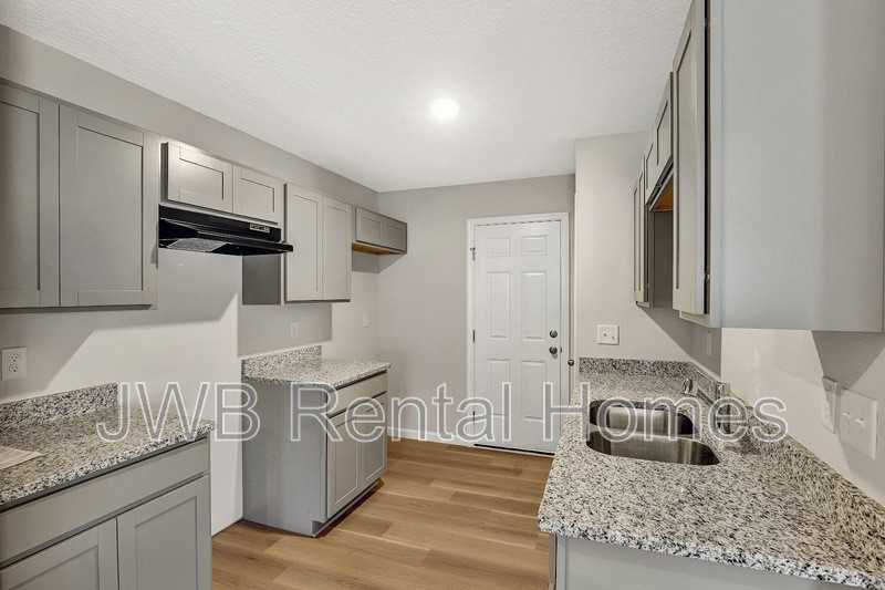 9122 Monroe Ave - Photo 2 of 22