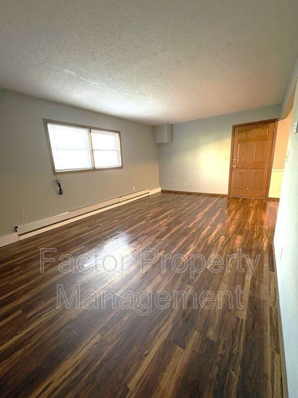 414 Allan Ave #101 - Photo 3 of 17