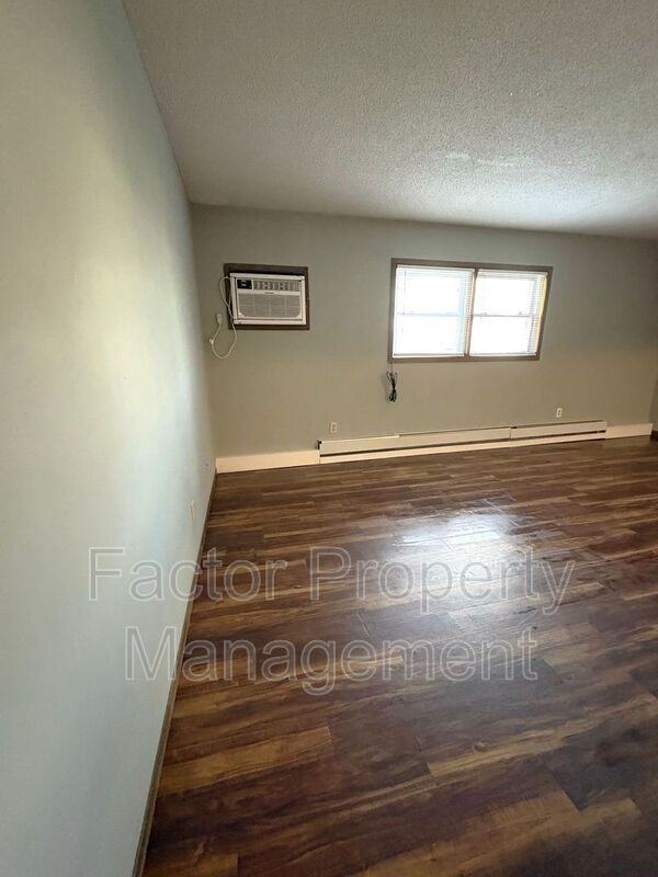 414 Allan Ave #101 - Photo 4 of 17