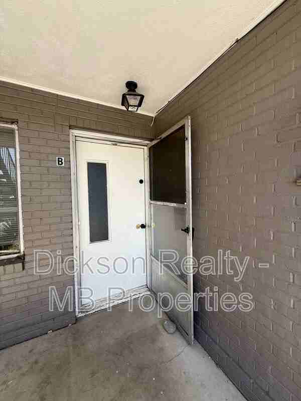 660 Wilson Ave #B - Photo 2 of 10