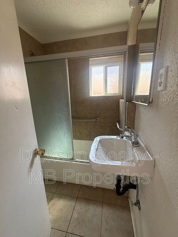 660 Wilson Ave #B - Photo 6 of 10