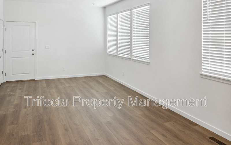 628 Thoroughbred Ln - Photo 5 of 19