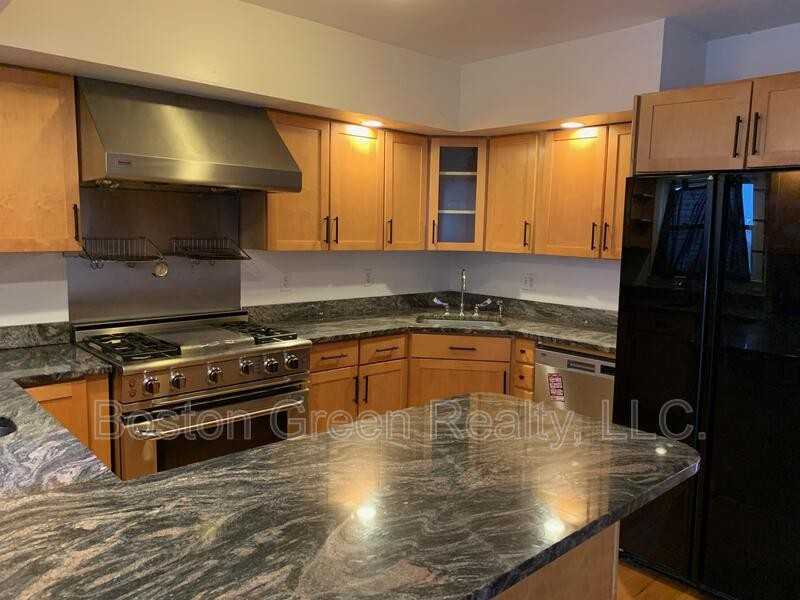 652 Dorchester Ave #1 - Photo 2 of 17