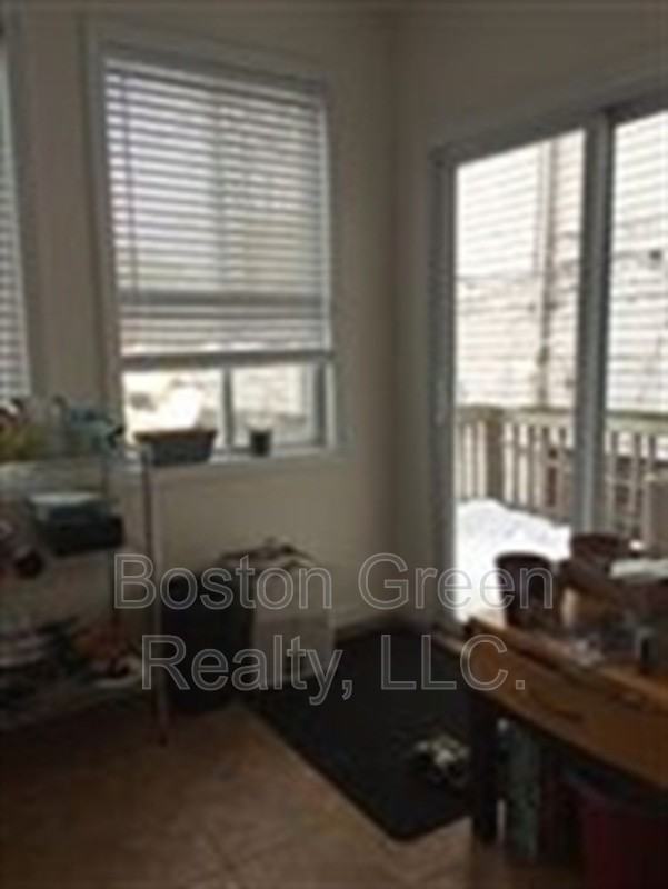652 Dorchester Ave #1 - Photo 7 of 17