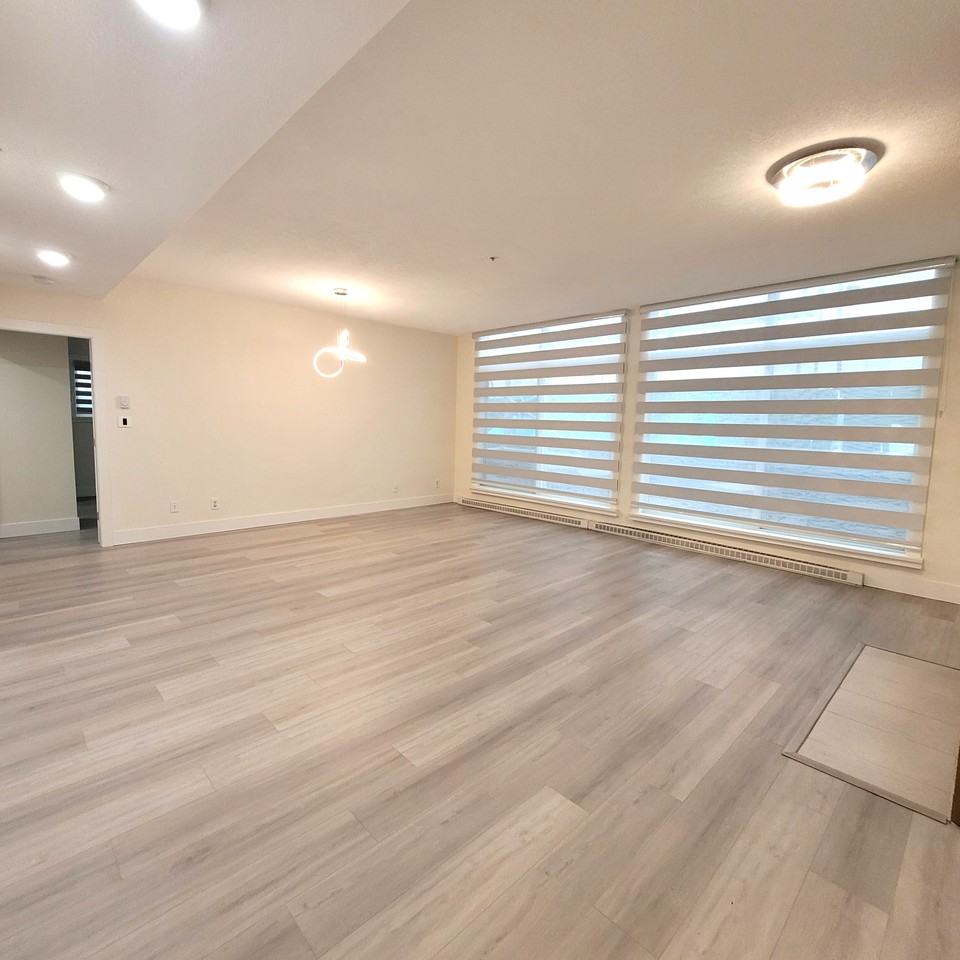 2428 East Broadway #401 - Photo 2 of 17