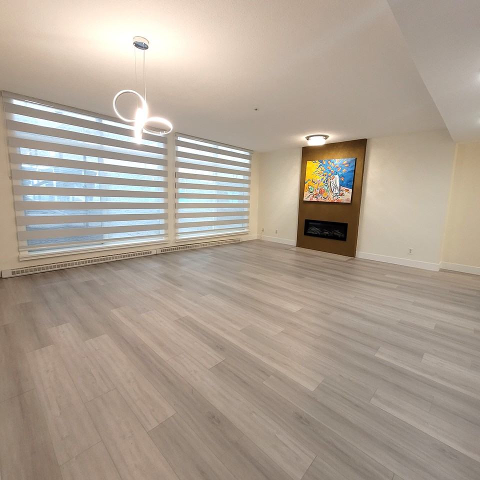 2428 East Broadway #401 - Photo 3 of 17
