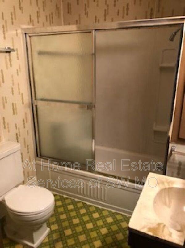 641 S Main Ave #2 - Photo 6 of 8