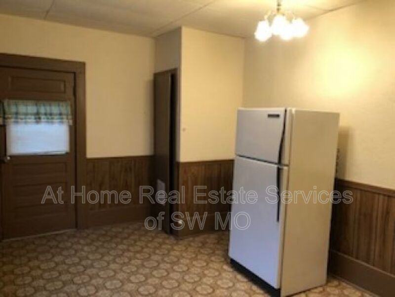 641 S Main Ave #2 - Photo 7 of 8