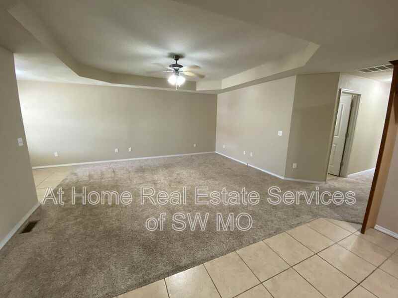 3124 W Golden Valley Ct - Photo 2 of 12