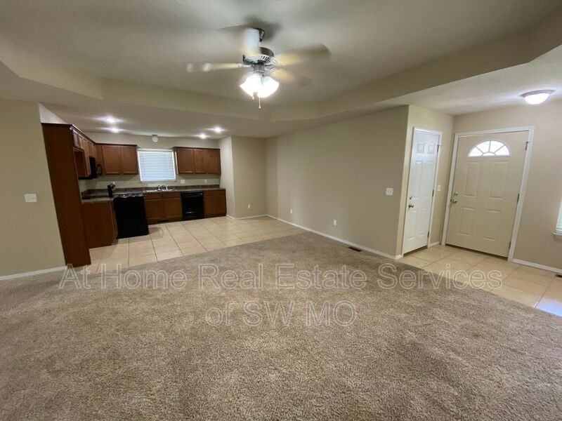3124 W Golden Valley Ct - Photo 3 of 12